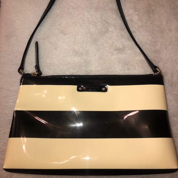 Kate Spade Penn Valley Amy Crossbody - Picture 1 of 5